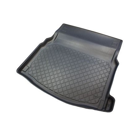 Гумирана стелка за багажник за Mercedes E-Class W213 (2016+) Limousine Sedan back seat foldable / through-loading system