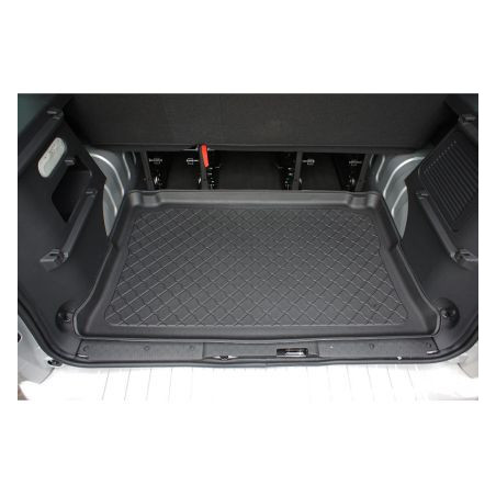 Гумирана стелка за багажник за Opel Vivaro B (2014+) Tour / Renault Traffic III (2014+) / Fiat Talento (2016+)