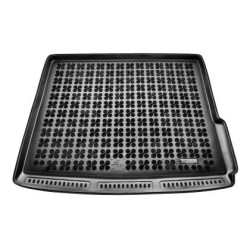 Гумена стелка за багажник за  Dacia Duster (2010+) 4x4 - Rezaw Plast