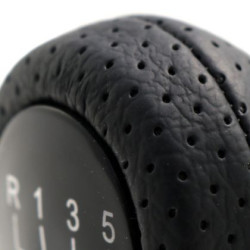 Топка за скоростен лост за BMW с 5 скорости - черна кожа с пори