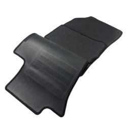 Мокетни стелки за SUZUKI Vitara (2015+) материя SOWA черни