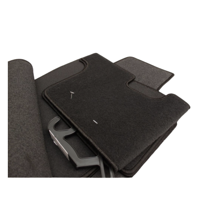 Мокетни стелки за HYUNDAI Grand Santa Fe (2013-2018) - 1 стелка за третия ред седалки